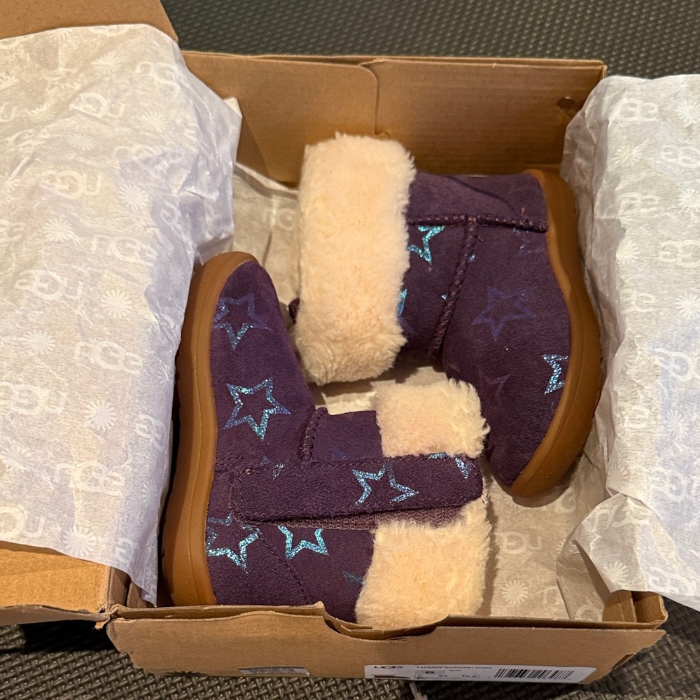 UGG T SAMMEE IRIDESCENT STARS